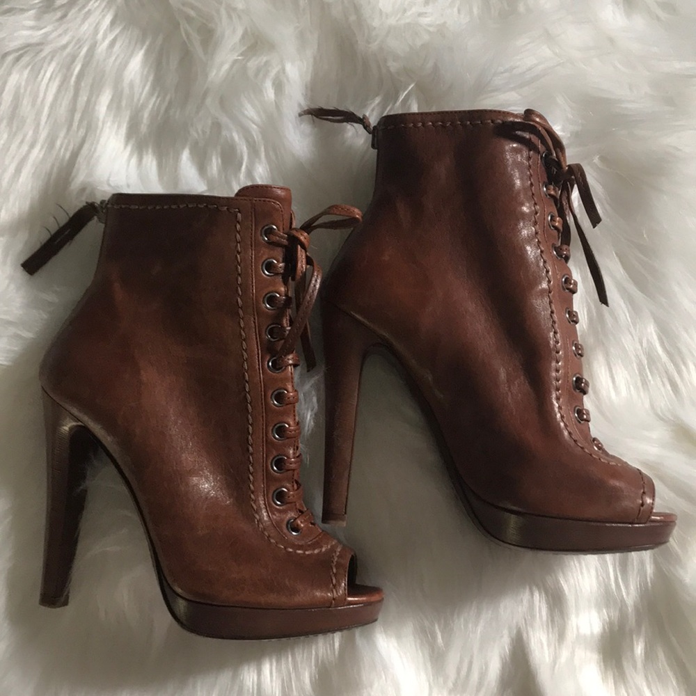🌟2xHP🌟Miu Miu Lace Up Boots with zipper. Worn Once - Picture 4 of 8
